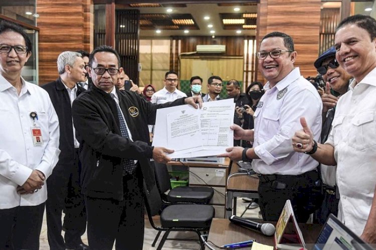 Tim Hukum Nasional Amin Resmi Gugat Hasil Pemilu Ke MK - POLINDO